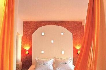 فندق Astarte Suites