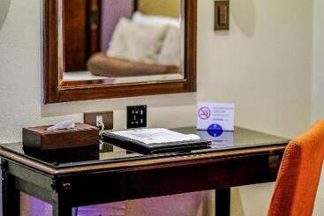 ホテル Cebu Parklane International