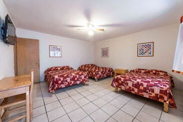 هتل Meson De Carolina