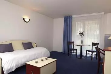 Aparthotel Appart'City Versailles Louveciennes