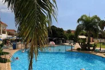 Jacaranda Hotel Apartments