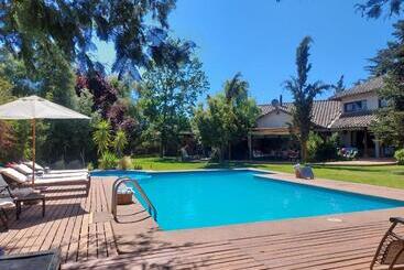 تختخواب و صبحانه Pulkü