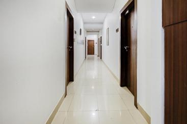 Hotel Capital O 77295 Bansidhar Bhuvan