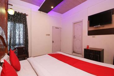 Hotel Spot On Deluxe Residency