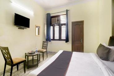 Hotel Collection O 76635 Royal Rosewood