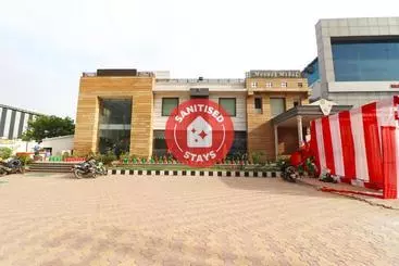 Hotel Oyo 40424  Aryavart