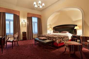 هتل Ea Embassy Prague