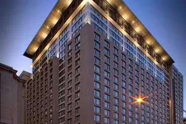 ホテル Embassy Suites Montréal By Hilton
