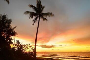 فندق Earth Park Resorts