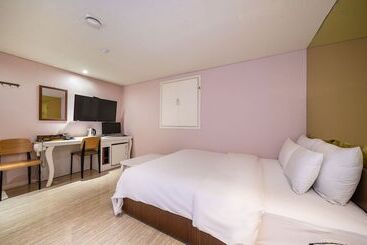 בית מלון כפרי Jamsil Selene