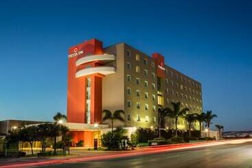 בית מלון כפרי Fiesta Inn Tijuana Otay Aeropuerto