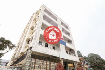 Hotel Vaccinated Staff Capital O 78105  Figtree Premier