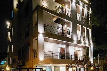 هتل The Palm Aryan  A Boutique