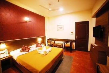 Hotel Abirami Residency