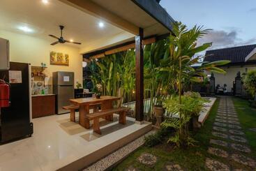 Pensió Bubu Canggu Guesthouse