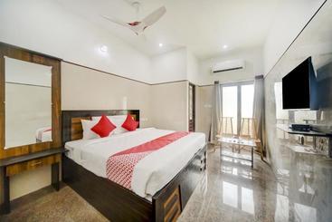 Hotel Oyo 77065 Jeyam Residency