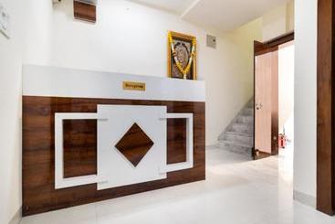 Hotel Oyo 77240  Ru And Banquet Hall