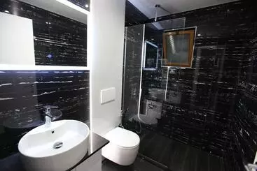 Aparthotel Ksamil Central Park