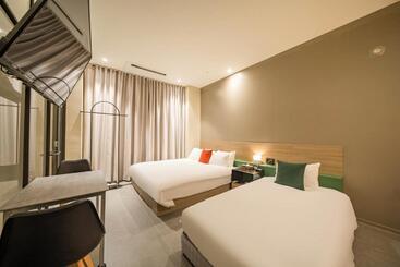 Daegu Eastern Hotel Lions Park