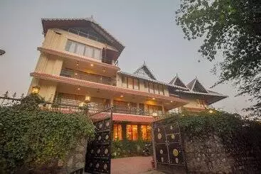 Hotel Mount Queens Hill Resort & Spa