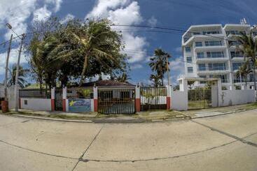 هاستل Villa Sarie Bay