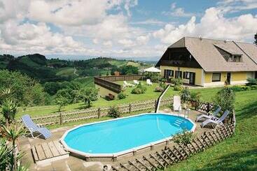 بنسيون Weingut Lambauer