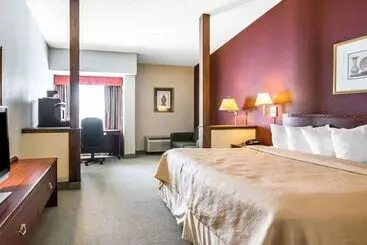 בית מלון כפרי Quality Inn & Suites