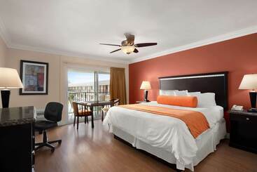 호텔 Travelodge By Wyndham Santa Maria