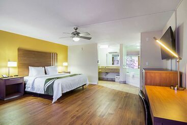 فندق Quality Inn & Suites Airport Cruise Port Hollywood