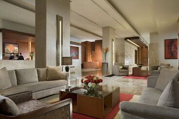 בית מלון כפרי Somerset Berlian Jakarta