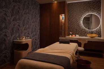 فندق Hilton Rijeka Costabella Beach Resort & Spa