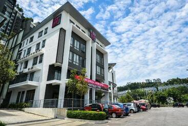 Rhr Hotel   Selayang