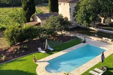 Bed and Breakfast Domaine Les Mûriers