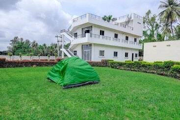 Hotel Ezzenza Royal Garden Brindavan Resort