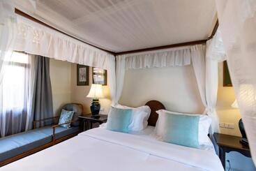 تختخواب و صبحانه Punyashthiti Villa