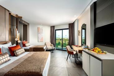 Hotel Calyptus Kirman Premium   Ultra All Inclusive