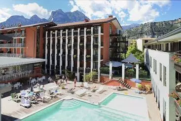 Club Hotel E Residence La Vela