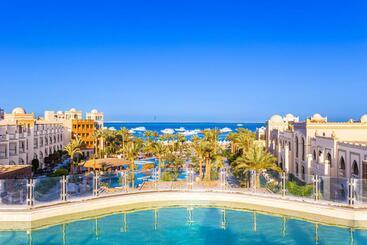 استراحتگاه Grand Palace   Couples Only 18 Years Plus