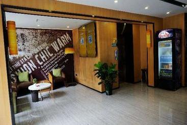 Iu Hotel Chongqing Hechuan Walking Street