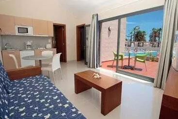 Huoneistohotelli Caybeach Caleta