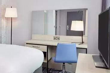 هتل Leonardo Sheffield