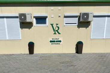 Bed and Breakfast Vecsési Rendezvényközpont és Panzió