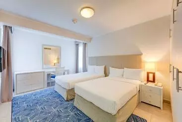 Отель Millennium Lakeview