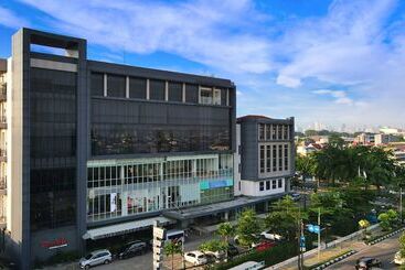 Otel Luxury Inn Arion