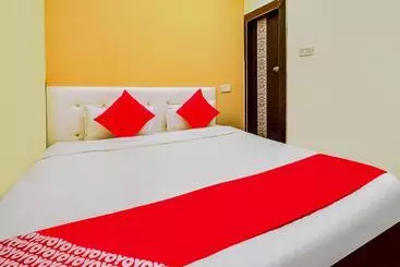 Hotelli Oyo 63331 Ambika Dx