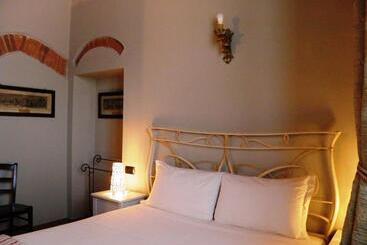 Bed and Breakfast In Centro Charme