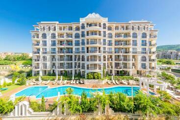 Aparthotel Harmony Suites Saint Vlas