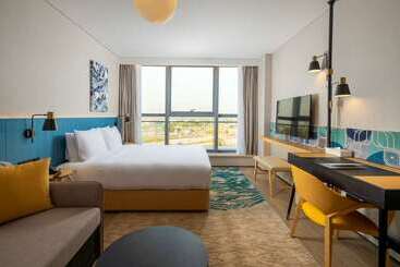 בית מלון כפרי Hilton Garden Inn Zhuhai Hengqin Sumlodol Park