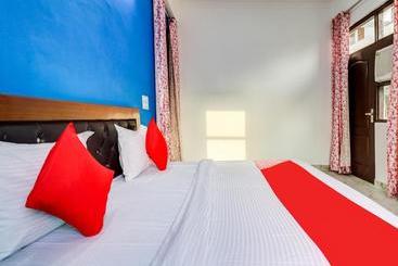 בית מלון כפרי Oyo 79123 Smart Palace