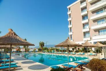 Kraal Hotel Vlore